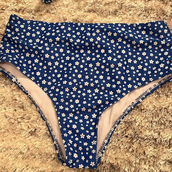 High waisted bikini, blue floral, front tie - Picture 2 of 3